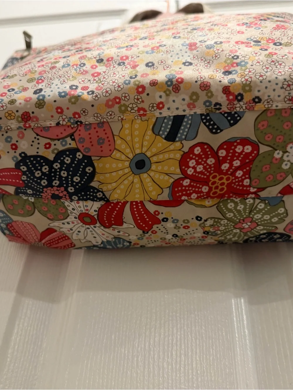 Thirty-One Cream Floral Lunch Tote with Multi-Colored Flowers